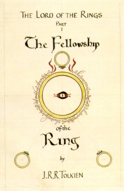 Три Кольца Эльфов и Единое Кольцо на обложке книги. Дж. Р. Р. Толкин